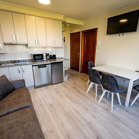 Apartamentos Turisticos Palacio De Meras ティネオ エクステリア 写真