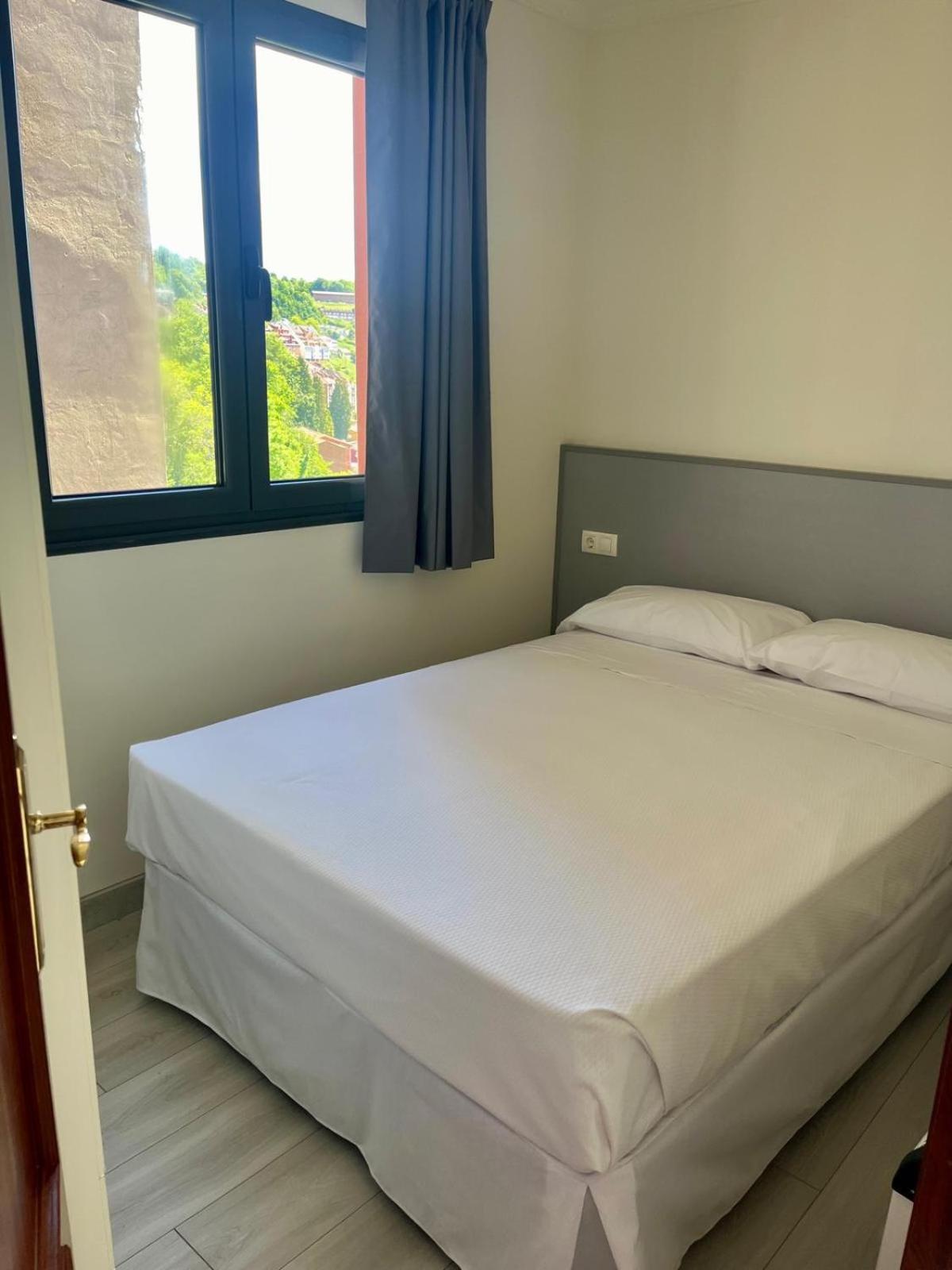 Apartamentos Turisticos Palacio De Meras ティネオ エクステリア 写真